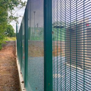 RFC 358 MESH FENCING