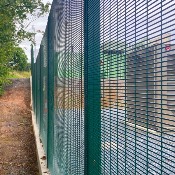 RFC 358 MESH FENCING